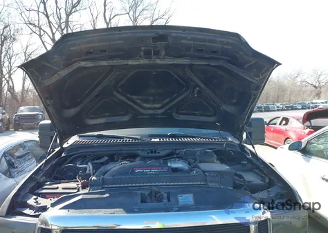 2004 Ford F-350 Xl/Xlt z USA, uszkodzony, nr VIN 1FTSF31P44EC82883